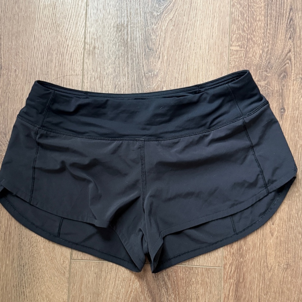 Lululemon Black Speed Up Shorts Size 6 EUC Athleisure Running Gym 🤍